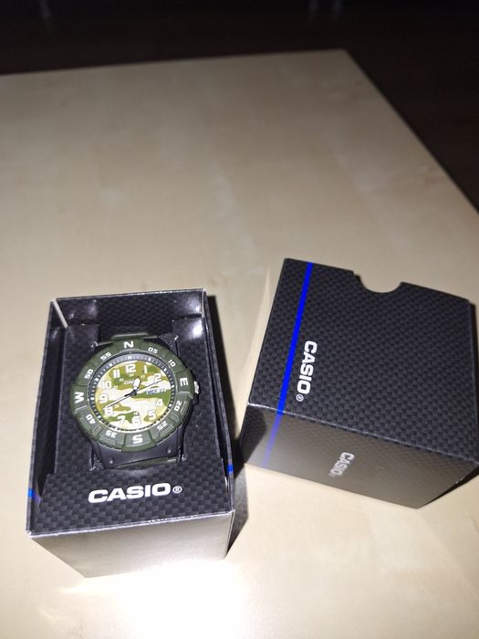 Ceas Casio model camuflaj.