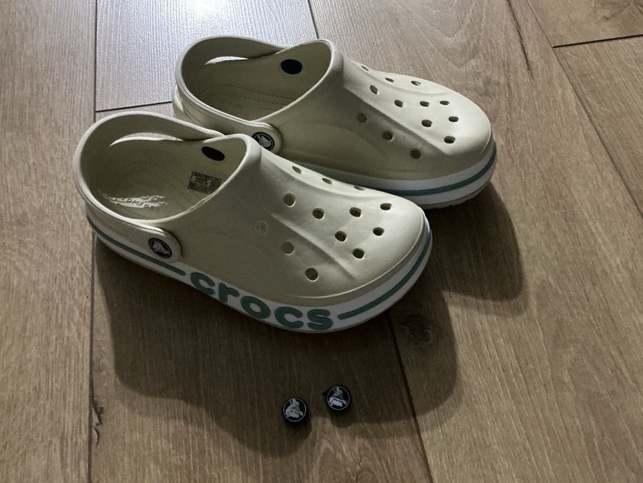 Продам кроксы новые