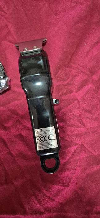 Mașina de tuns nouă sigilată