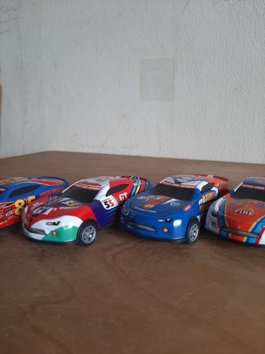 Машинки красочные.