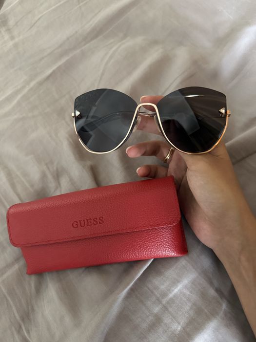 Солнцезащитные очки guess