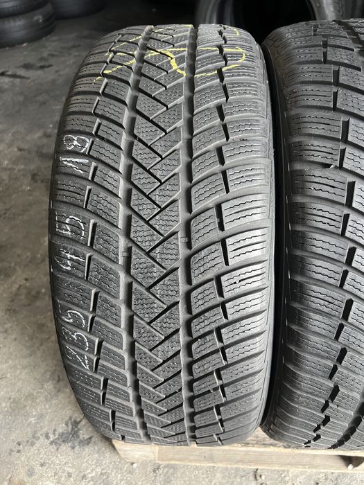 4 anvelope de iarna 235/45/18 Vredestein 6.5 mm!
