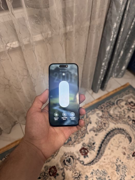 Продам айфон 15 про