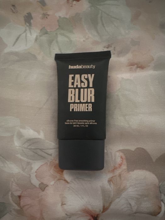 Huda beauty easy blur