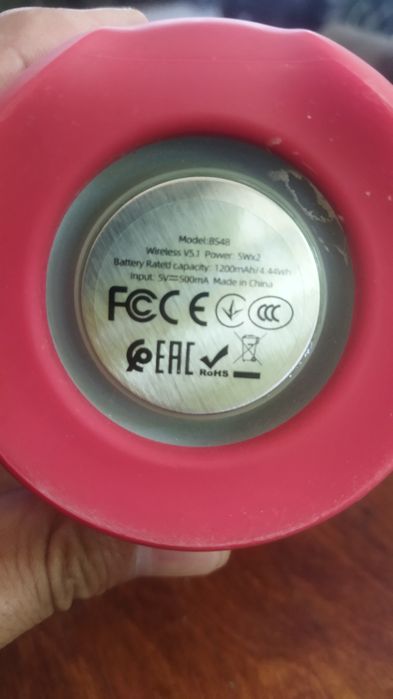 Продам колонку hoco JBL играет громко сочна  басс класс качества супер