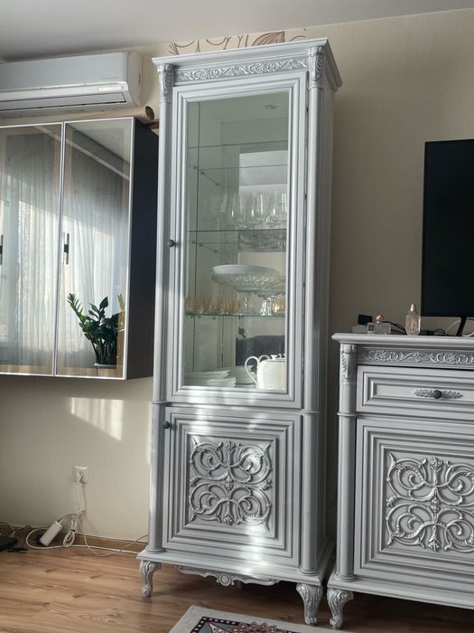 Гарнитур (шкаф)