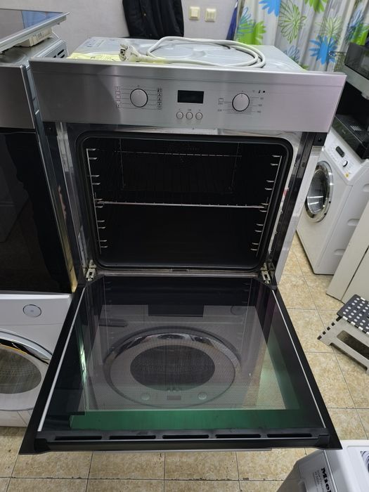 Фурна Miele H 2463 B - 76 литра.