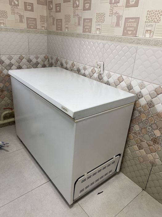 Морозильник большой
