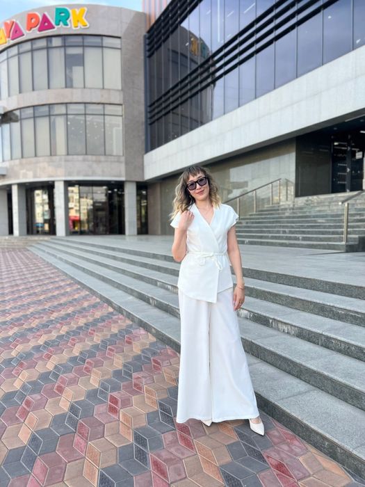 Двойка, в белом цвете