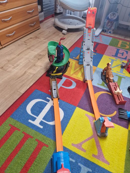 Използвани детски колички и писти Hotwheels &  Lightning McQueen