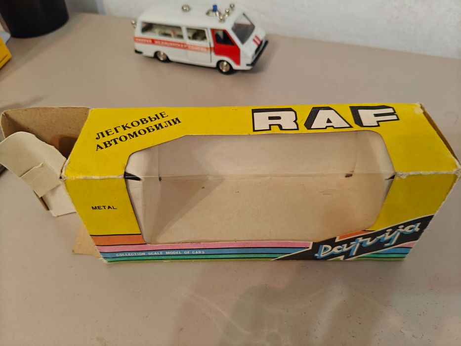 модель РАФ 2203 Скорая помощь