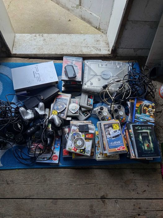 Xbox, PlayStation și alte