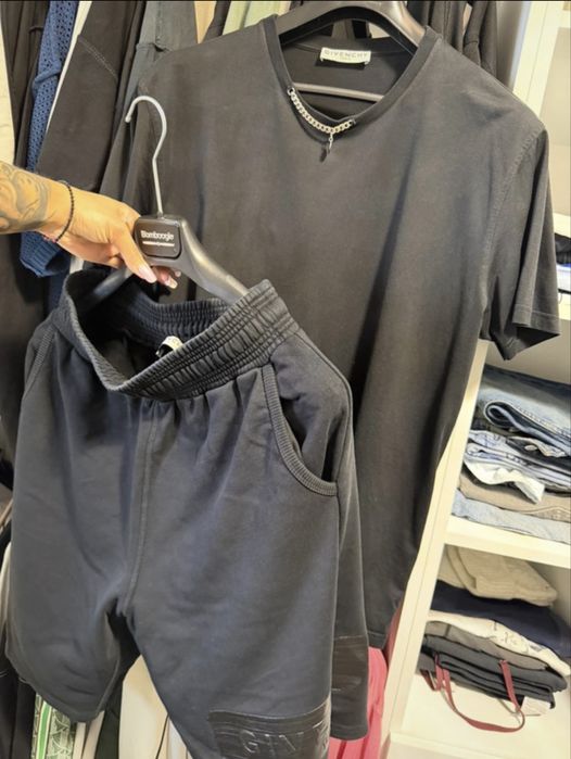 Set Givenchy Paris negru – tricou + pantaloni scurți, mărimea M