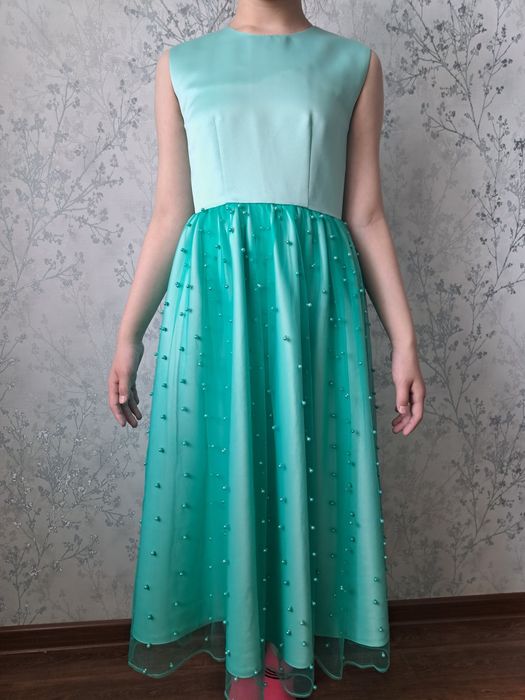 Продам платья для принцессу