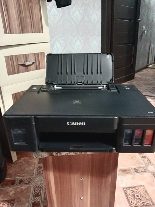 Продаю принтер и монитор