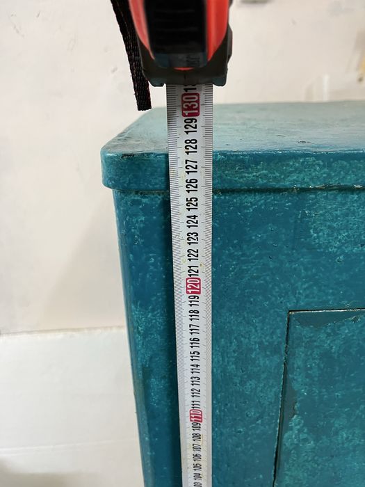 Продам сейф металлический