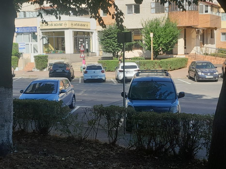 Apartament  2 camere , decomandat  mobilat si utilat
