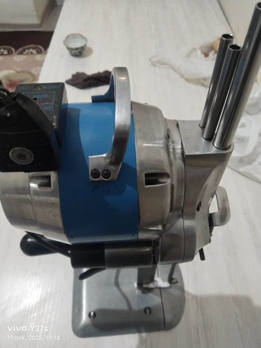 Tikuv qaychisi xolati yangi