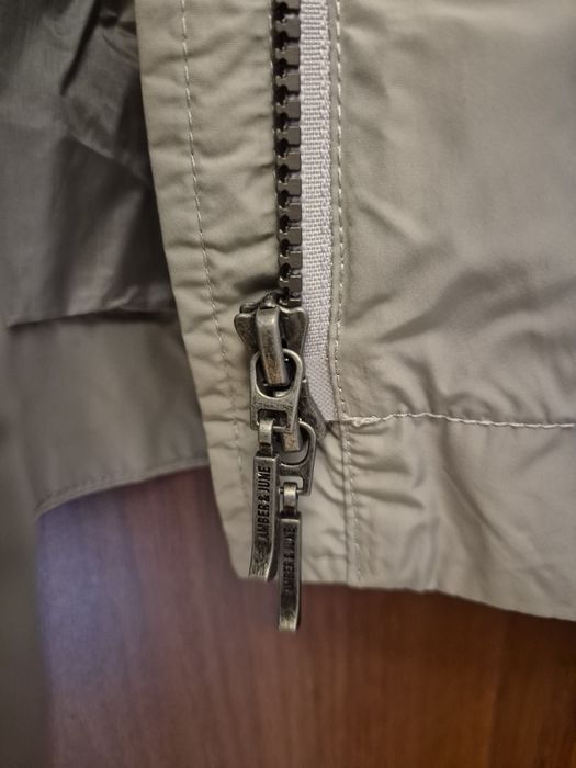 Преходно яке цвят мента