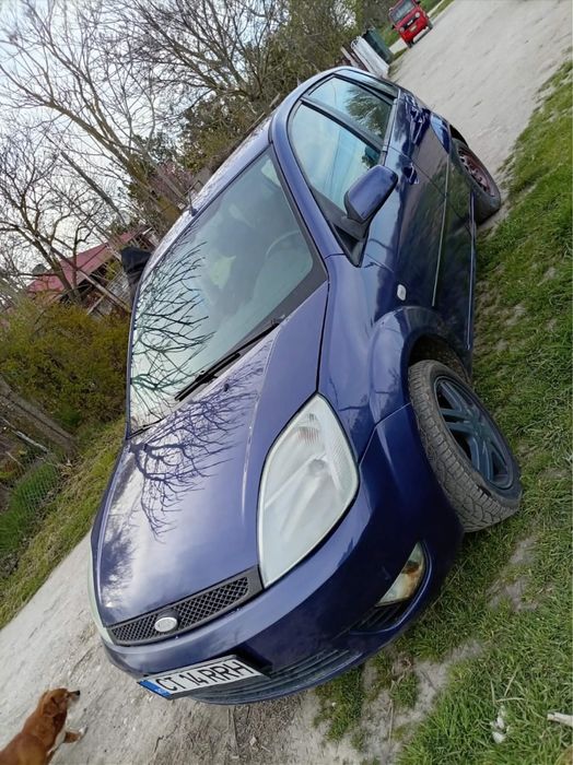 Vand ford fiesta stare foarte buna