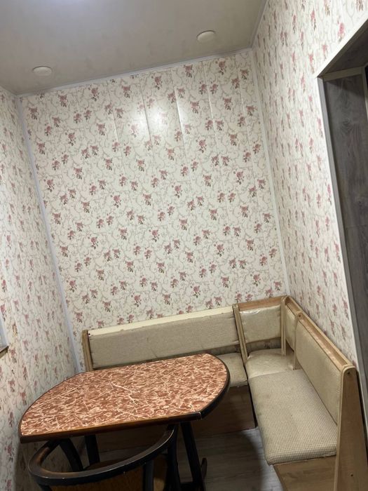 Сдается Чиланзар 14 квартл в аренду 1 комнатная большая толька семья