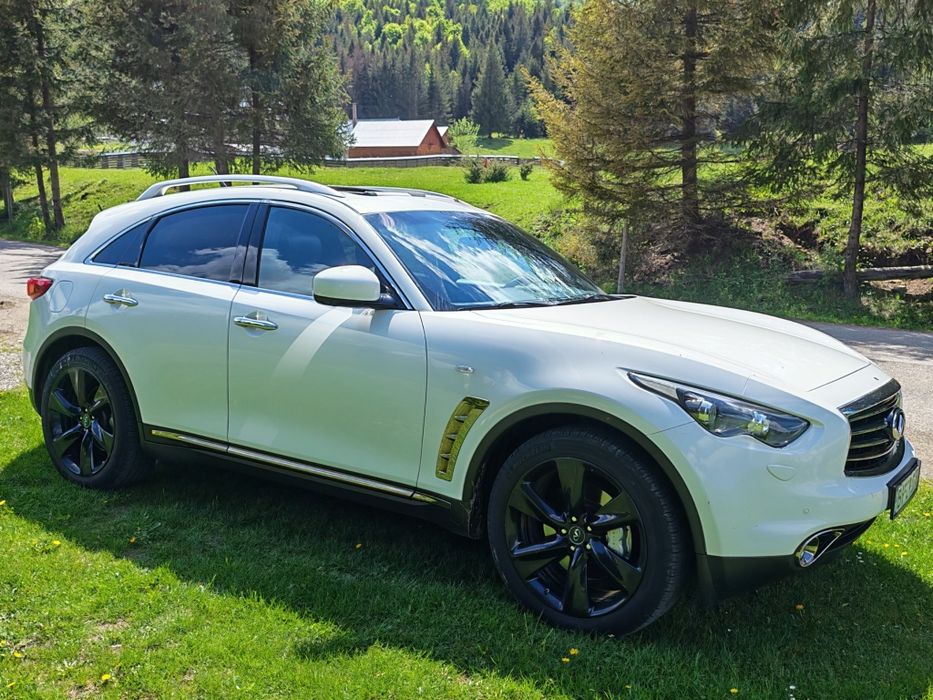 OCAZIE: Infiniti FX30d S Premium – Full Option