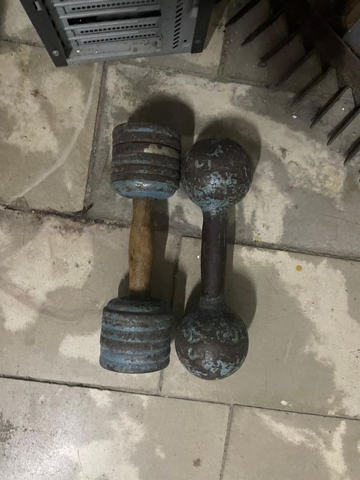 Продам гантели. Цена- 6000тг!