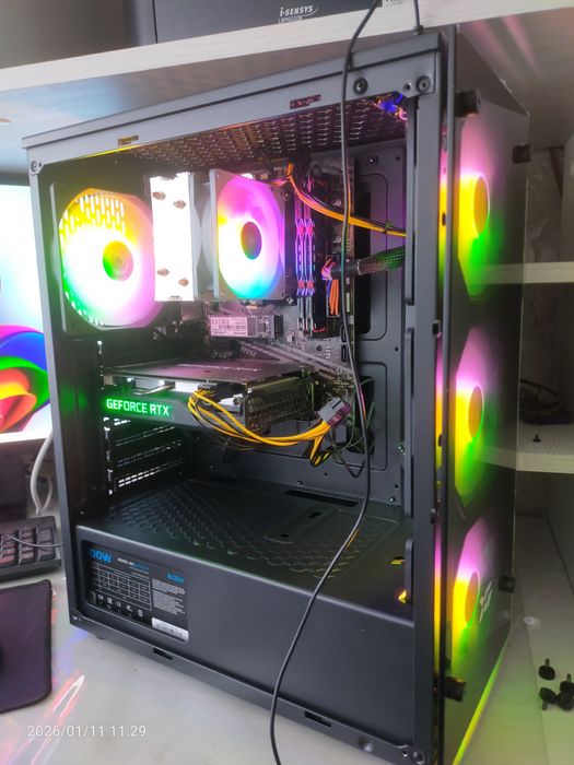 Новый компьютер в комплекте.