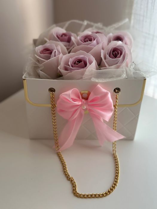 Букет от сапунени рози - подарък за празник