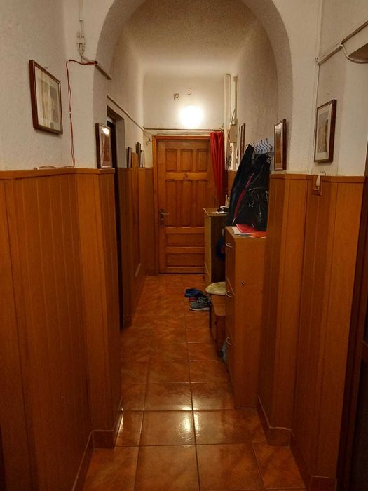 Vând apartament două camere decomandate