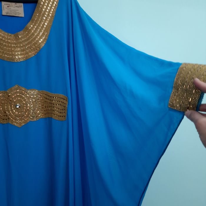 На прокат новые платье