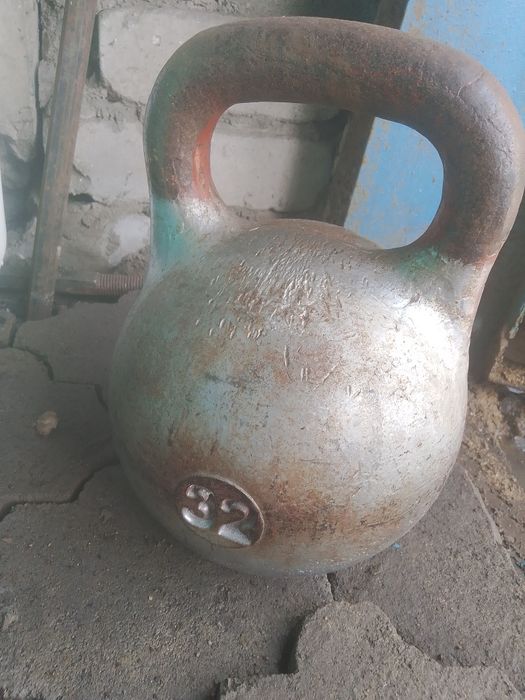 Продам гирю 32 килограмма
