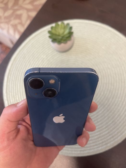 Продавам iPhone 13 128GB в отлично състояние