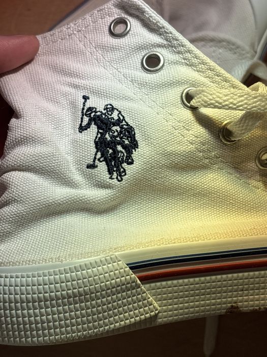 Продам белые кеды US POLO