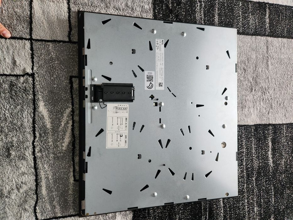 Vând plită vitroceramică AEG, stare perfectă de funcționare.