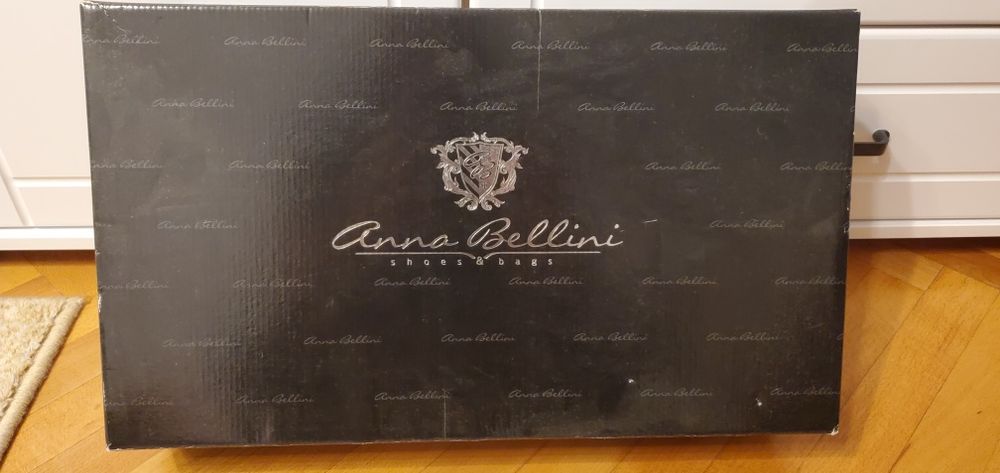 Продавам дамски ботуши