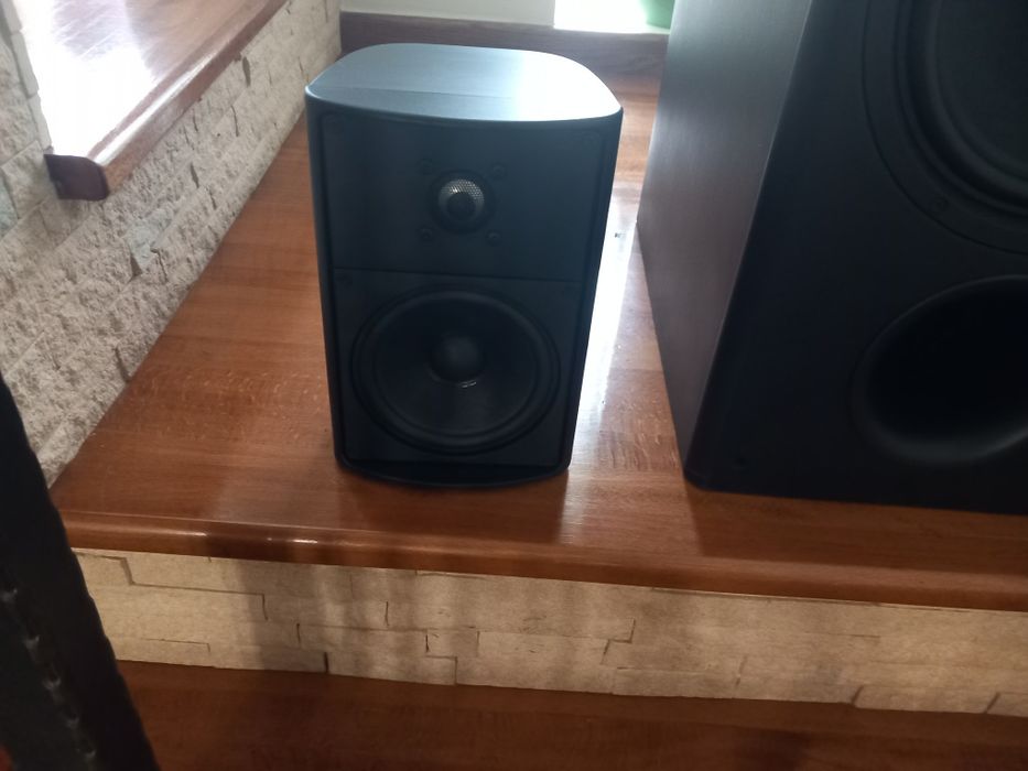 Subwoofer cu sateliti și centru Canton