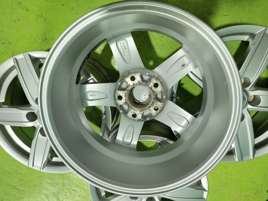 16 5x114.3 Kia Hyundai лети джанти 5х114.3