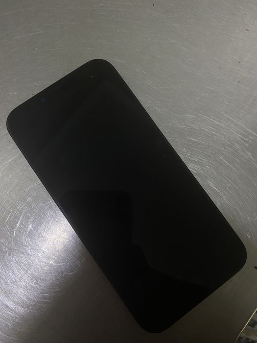 Продам Айфон 13