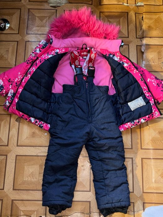 Продам детский комбинезон,куртка со штанами