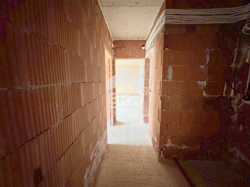 Тристаен апартамент на етап Акт 14 за продажба в район с отлична локац