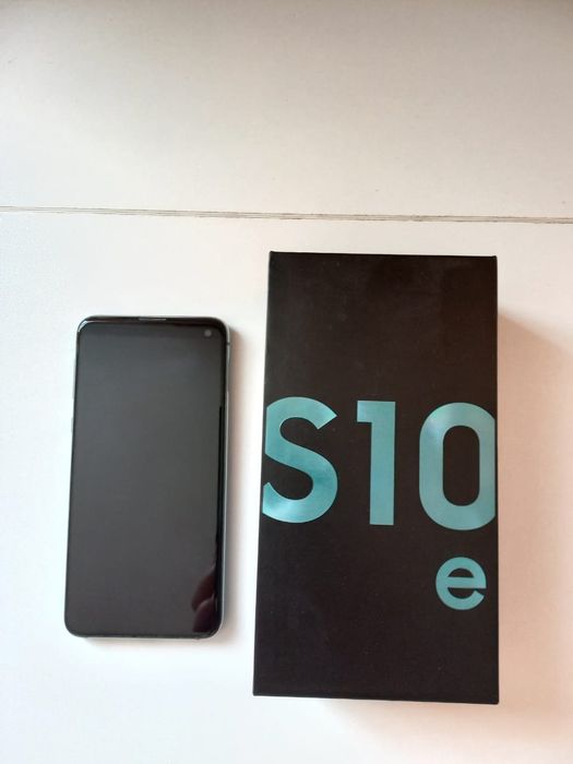 Продам смартфон Самсунг  s 10e