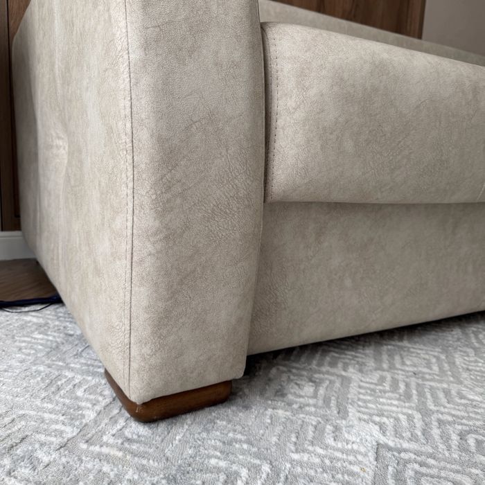 Продается диван для зала