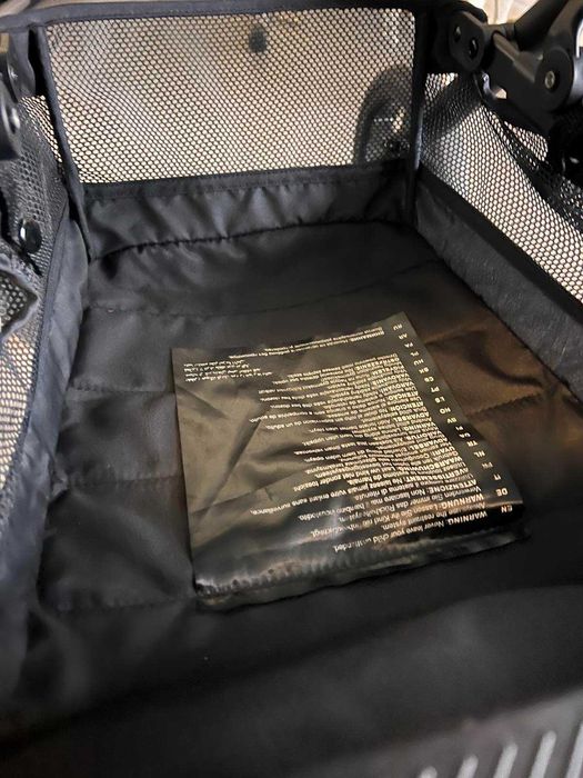 Продавам бебешка количка Cybex (тъмносиня, в отлично състояние)