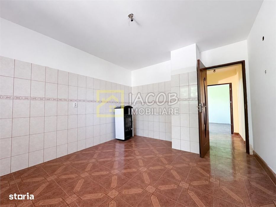 Pachet rural: apartament + bucatarie de vara + boxa+ 2.500 mp teren, D