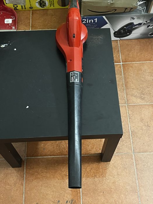 Suflanta pentru frunze fara fir