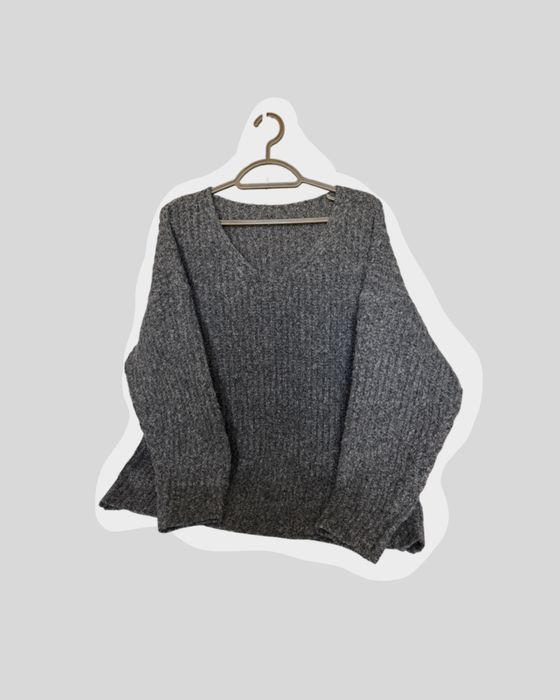 ПРОДАМ свитер и лонгслив