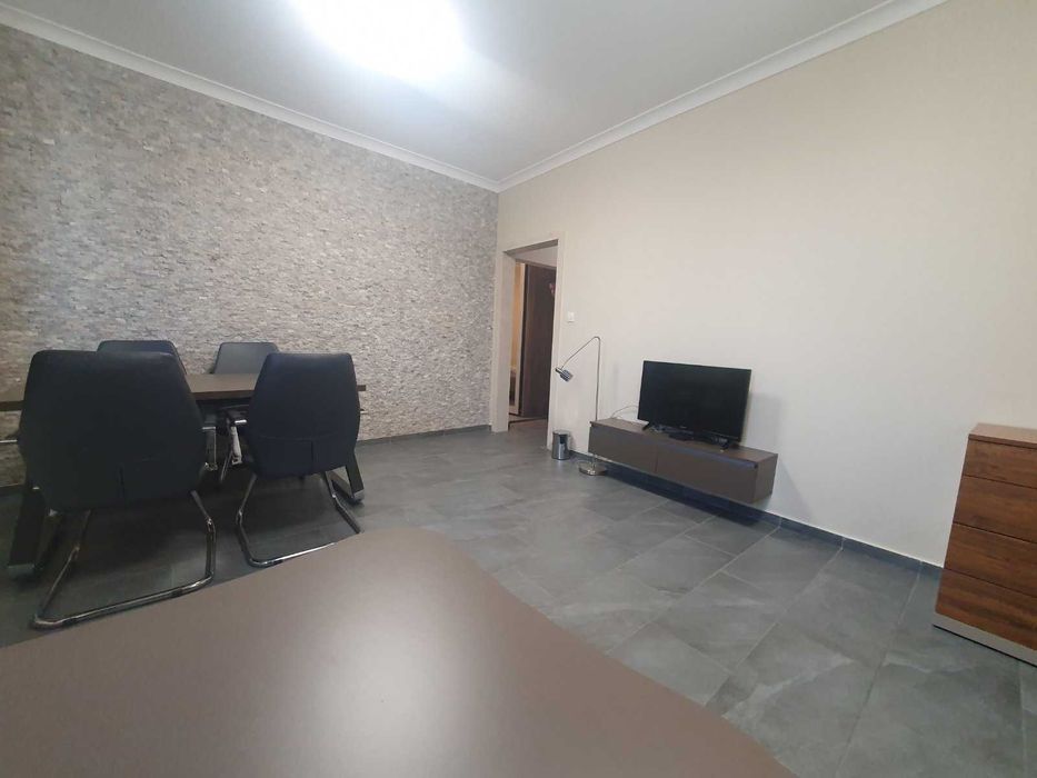 Дава се под наем Двустаен апартамент в Бургас, Център - 55 кв.м за 600 € - Снимка #1