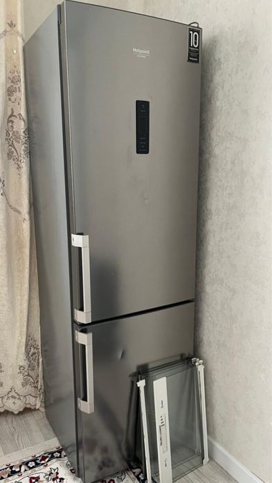 Холодильник Hotpoint