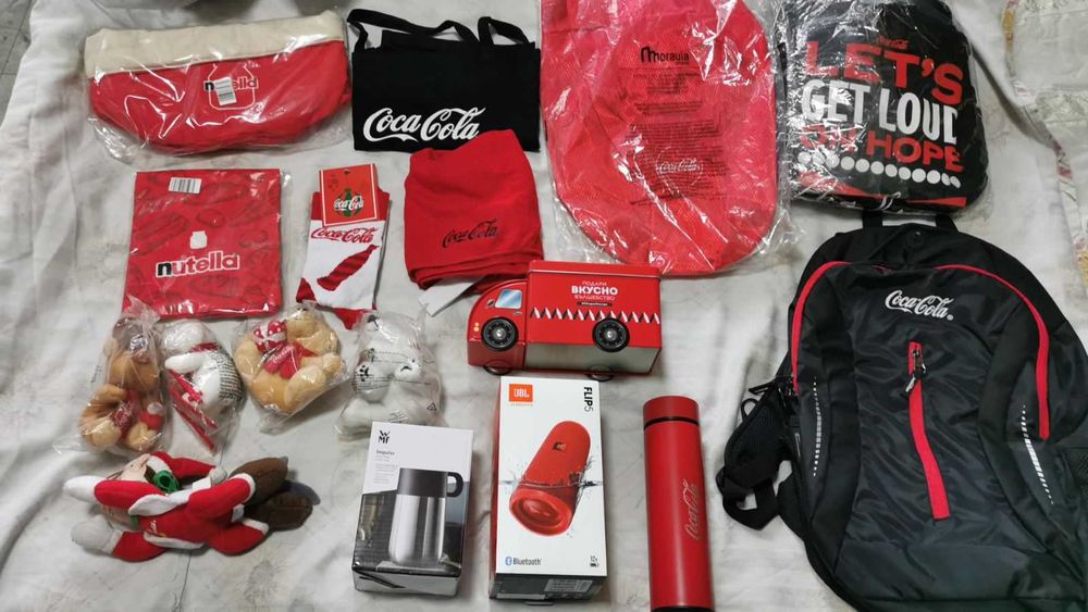 Раница,термус,сутчър,чорапи,колонка и други на Кока-кола и нутела